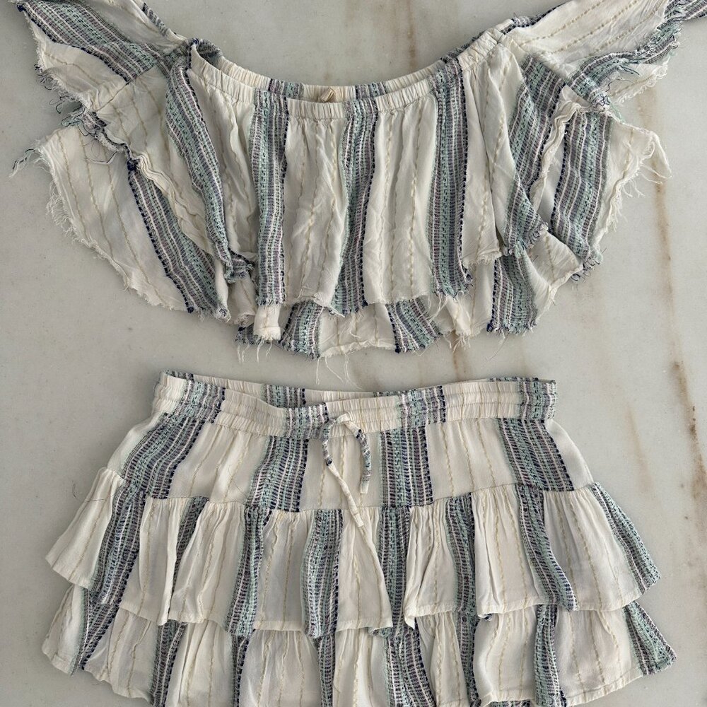 Surf Gypsy 2 Piece Set - Tiered Mini Skirt w/Crop Flutter Top. Size Large